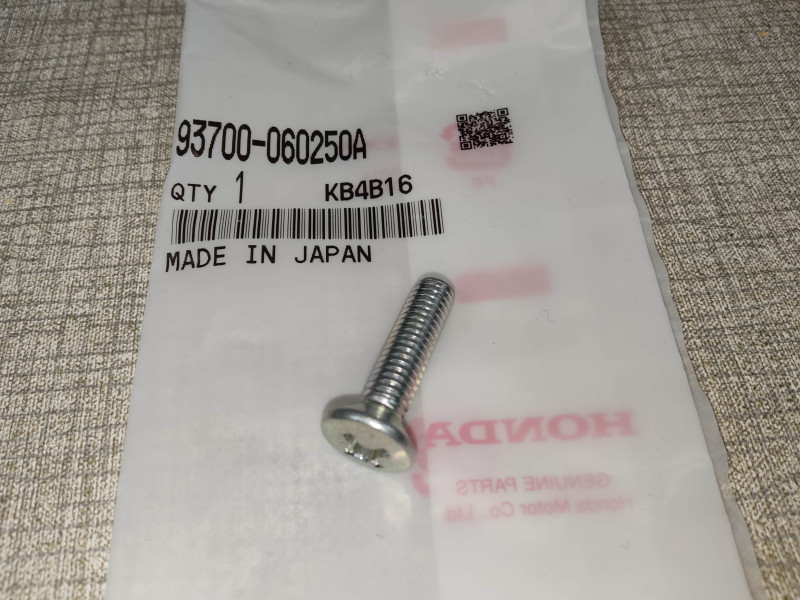 Vis cruciforme fraisée bombée M6x25 HONDA 93700-060250A