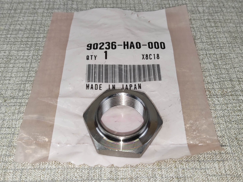 Ecrou d'embrayage 18mm HONDA 90236-HA0-000