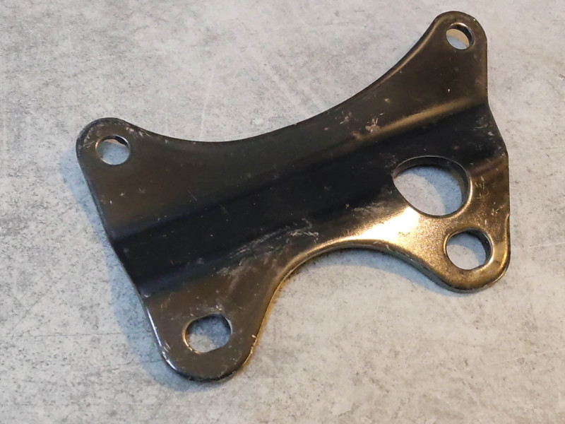 Support silencieux droit NOS CB125 K3/K5/B6 CA/CB/CD175 HONDA 18340-303-020BNOS