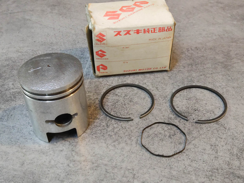 Kit piston 41 mm + segments RV50 1981/1983 SUZUKI 12110-35000K