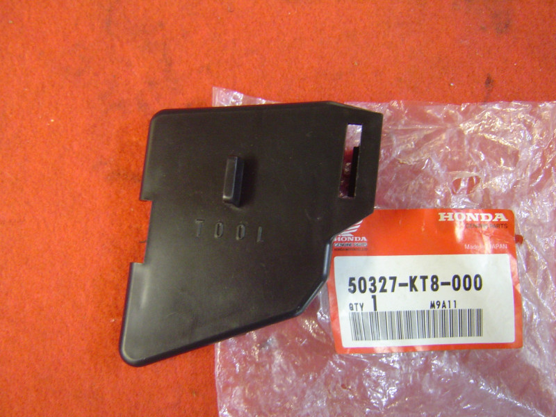 Couvercle boîte à outils Honda CBR600 87-98 | 50327KT8000