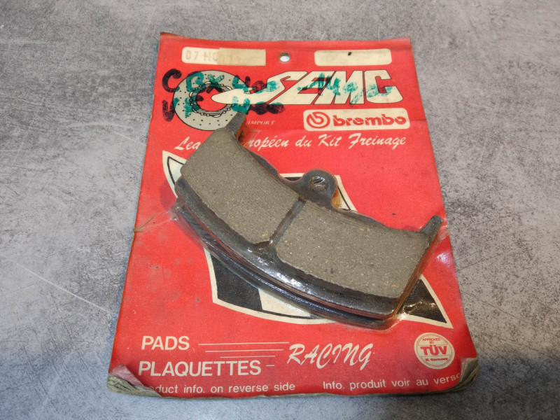Jeu de plaquettes de frein ADAPTABLE VF400F VX250F CBX550F HONDA 06455-MA6-305P