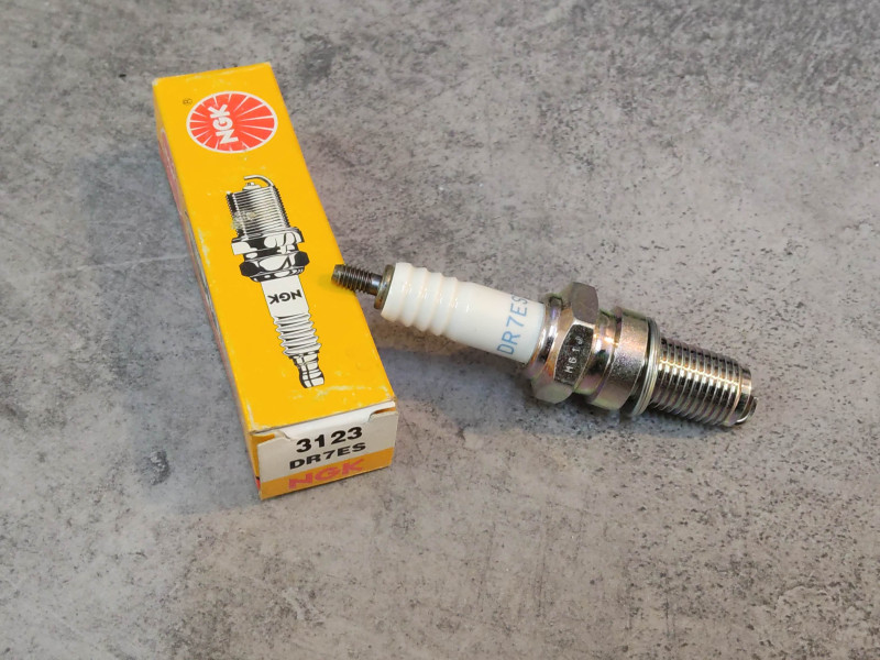 Bougie NGK DR7ES - 3123