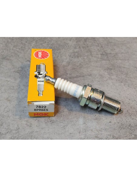 Bougie NGK BPR6ES - 7822
