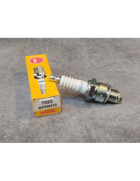 Bougie NGK BPR6HS - 7022