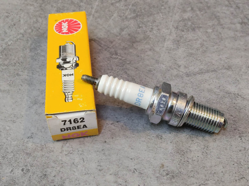 Bougie NGK DR8EA - 7162