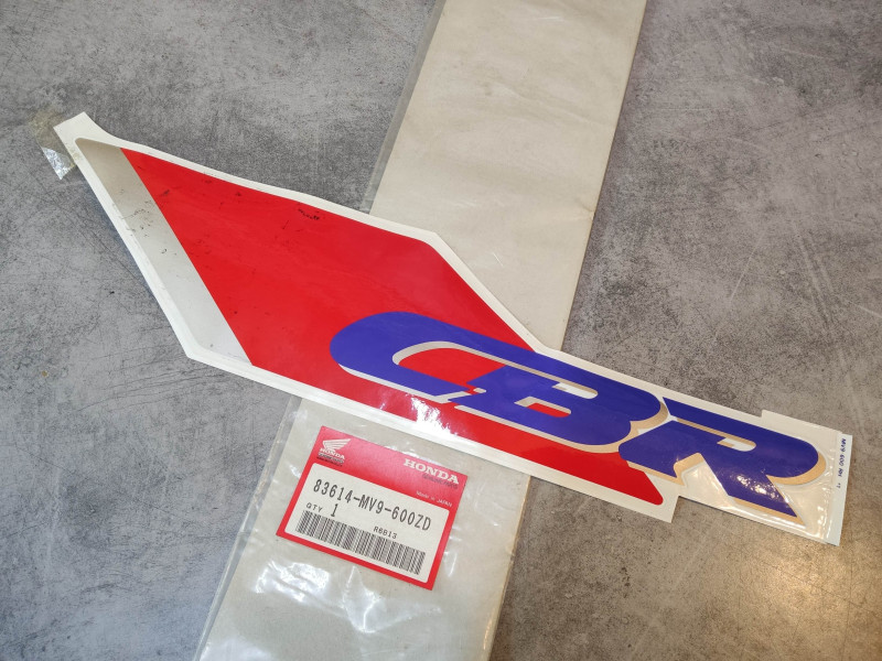 Sticker cache latéral coté droit CBR600 F/F2 HONDA 83614-MV9-600ZD