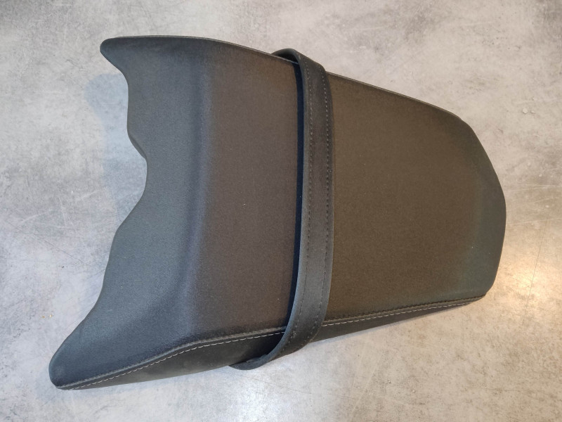 Siège selle passager NEW OLD STOCK CBR1000 2018-2020 HONDA 77300-MKJ-D01NOS
