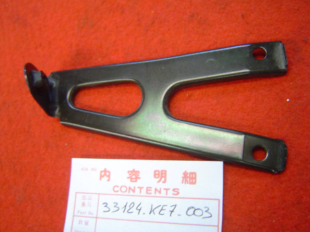Support tête de fourche gauche Honda VF400F – Réf. 33124KE7003