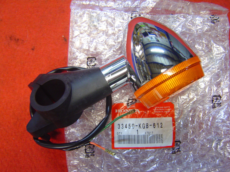 Clignotant avant gauche de VT125C 99-00 HONDA 33450-KGB-612