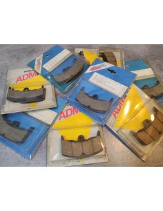 Jeu de plaquettes frein AV ADM ADAPTABLE VT250 VT500 VF400 HONDA 06455-MA6-305P2