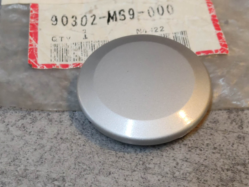 Bouchon bras oscillant NTV600 NTV650 HONDA 90302-MS9-000