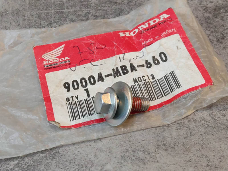 Boulon spécial 6 mm + rondelle VT750 HONDA 90004-MBA-660