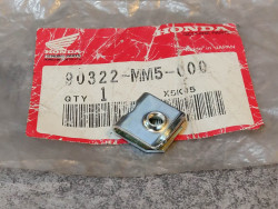 Ecrou agrafe 5 mm CBR600 CBR1000 ST1100... HONDA 90322-MM5-000