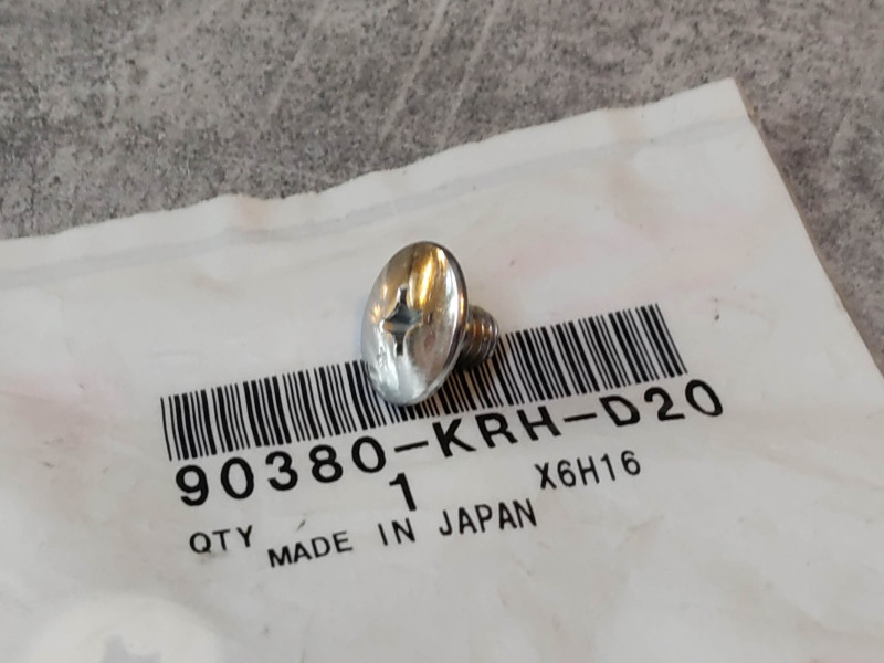 Vis cruciforme chromée 6x8 mm XR125 L HONDA 90380-KRH-D20