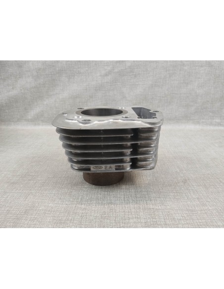 Cylindre neuf XL125 1976 origine HONDA 12100-383-900
