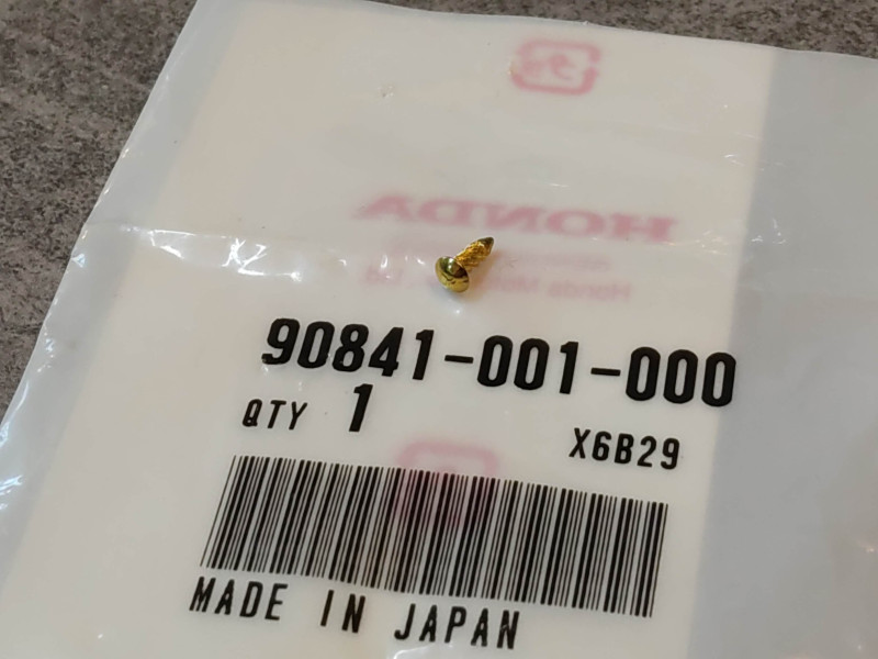 Vis de rivet 1.5x5 mm HONDA 90841-001-000