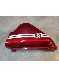 Cache latéral droit ADAPTABLE rouge foncé CB125S CBS125 HONDA 83540-107-010CMP