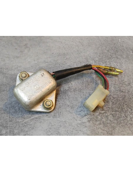 Régulateur OCCASION NON TESTE CBS125 XL125S XL185S HONDA 31600-428-003OCC