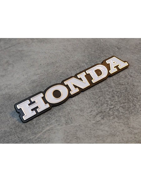 Emblème de réservoir gauche ADAPTABLE CB125S CBS125 HONDA 87122-324-700A