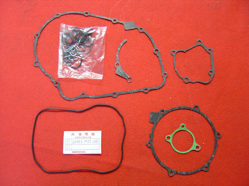 Pochette joints bas moteur (B) Honda VF500F - Réf. 061B1MJ8000