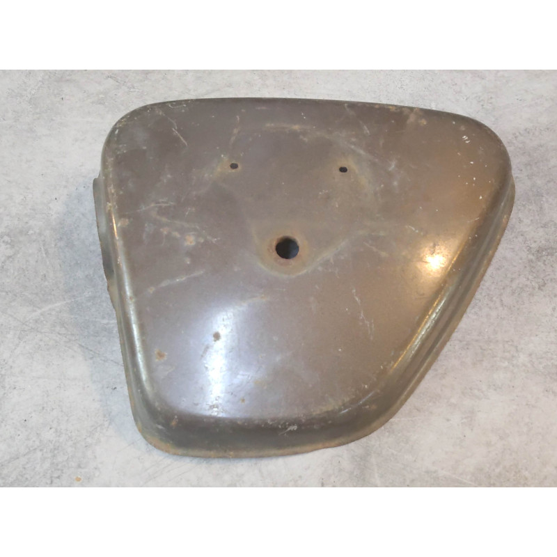 Cache latéral gauche OCCASION / CORRECT CB/CL 450 K6/K7 HONDA 17331-457-670OCC1