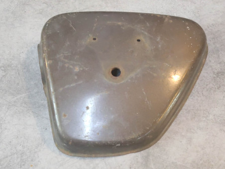 Cache latéral gauche OCCASION / CORRECT CB/CL 450 K6/K7 HONDA 17331-457-670OCC1