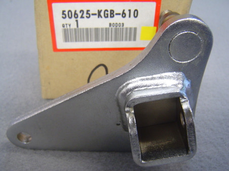 Platine Repose-Pieds Avant Gauche Honda VT125C 99 - 50625KGB610