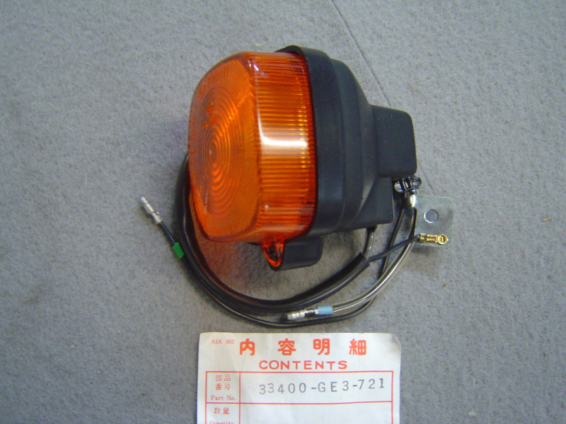 Clignotant avant droit Honda MBX80 – Réf. 33400GE3721