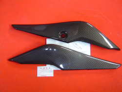 kit cache latéral de selle  look carbone de CBR125 11/12 CBR250 11/13