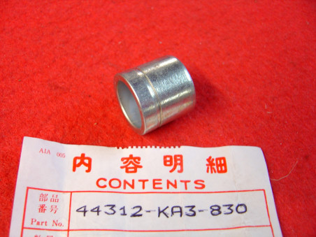Entretoise roue avant droite Honda CR – Réf. 44312KA3830