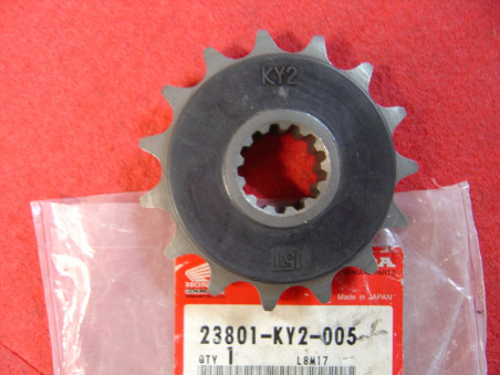Pignon sortie boîte 15 dents Honda CB500 94/02 - 23801KY2005