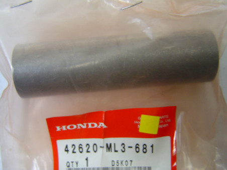 Entretoise roulements roue AR Honda CR125R CR250R – 42620ML3681