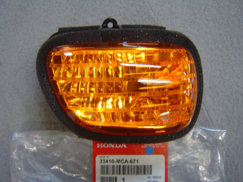 Clignotant Avant Droit Honda GL1800 – Réf. 33410MCA671