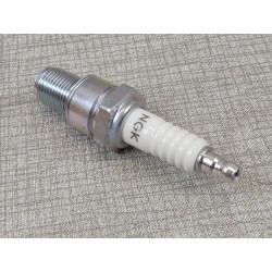 Bougie NGK BP7ES 2412 - Pièce détachée moto Honda