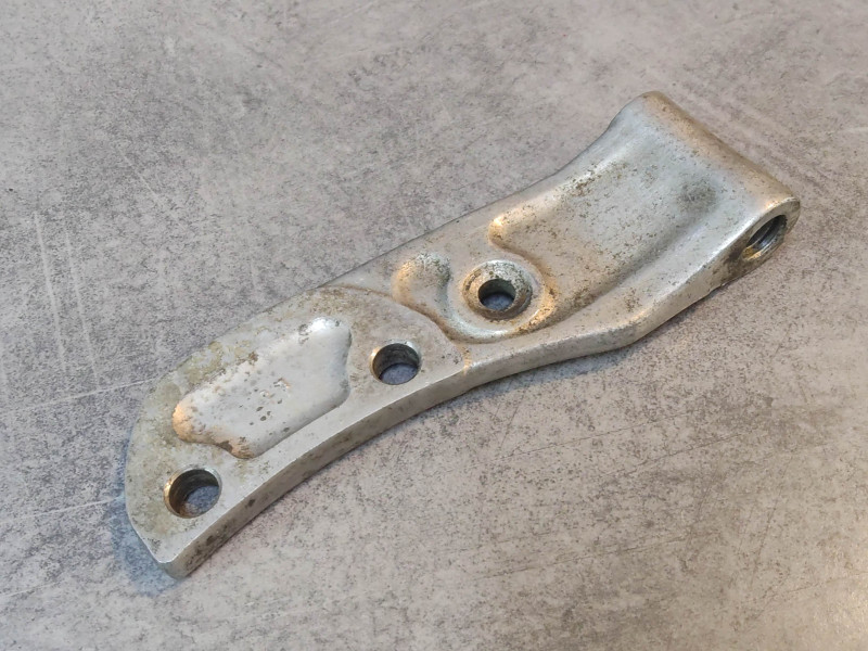 Patte d'étrier de frein OCCASION CB750 K3 à K6 HONDA 45115-341-670OCC3