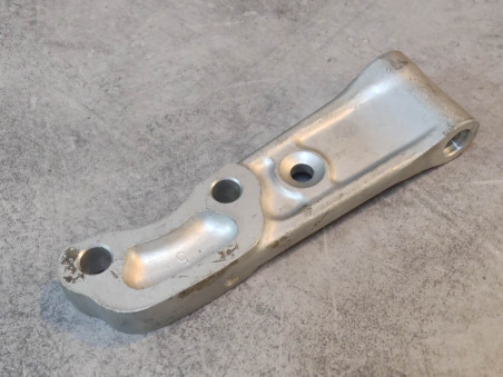 Patte étrier de frein OCCASION TBE CB750 K7 / F1 HONDA 45115-392-003OCC1