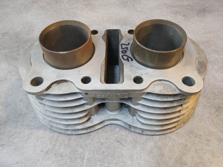 Cylindre pour CB250 G5/K5 CJ250 T NEW OLD STOCK HONDA 12100-367-000NOS
