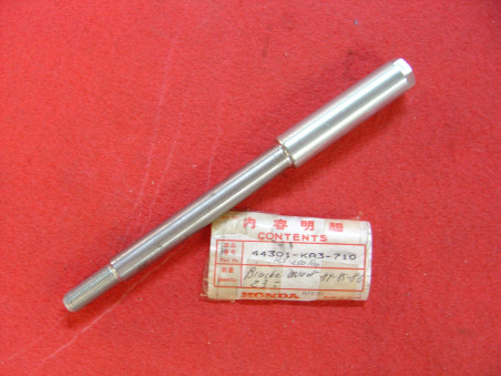 Axe de roue avant Honda CR125R CR250R CR500R 84 - 44301KA3710