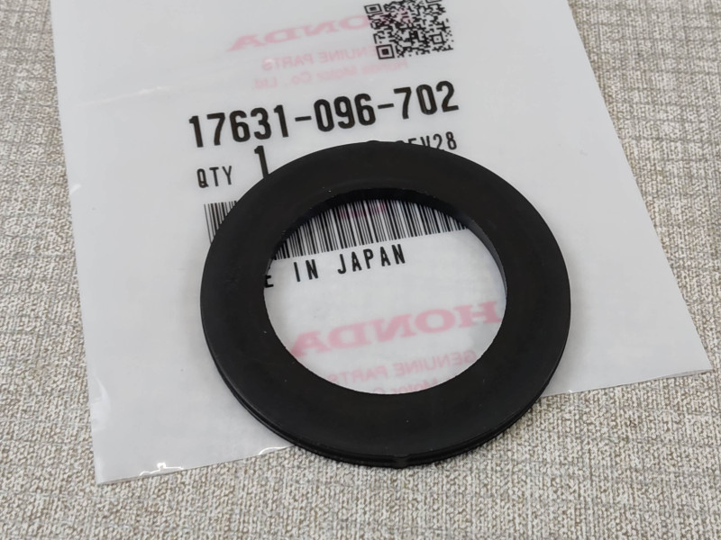Joint bouchon réservoir essence C70 CH125 CN250 Spazio HONDA 17631-096-702