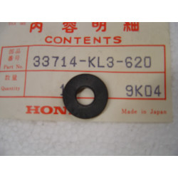 Silentbloc feu arrière Honda CBR125R 2004 – 33714KL3620