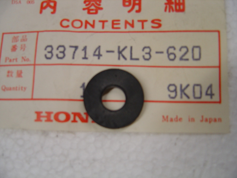 Silentbloc feu arrière Honda CBR125R 2004 – 33714KL3620