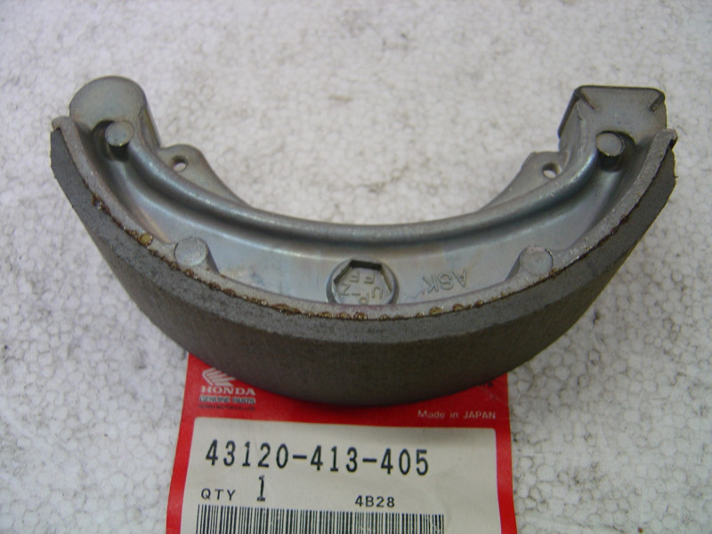 Mâchoire de frein AR Honda CB250-400N VT500E | 43120-413-405