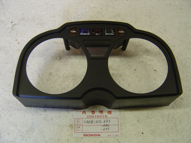 Boîtier supérieur compteurs Honda CX500 - Réf. 37212415673