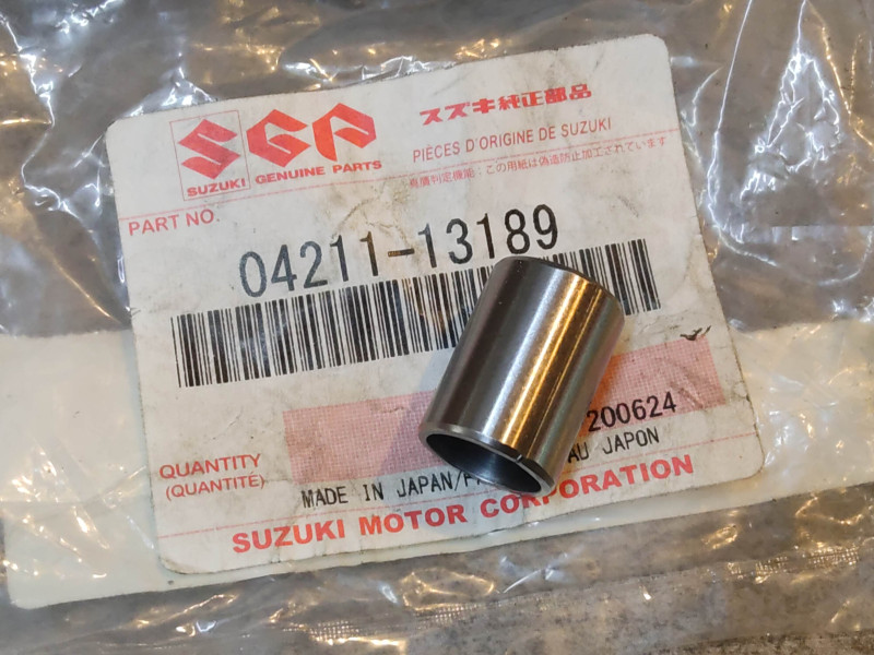 Goupille / pion de centrage (PIN) 10.4x13x18 mm SUZUKI 04211-13189