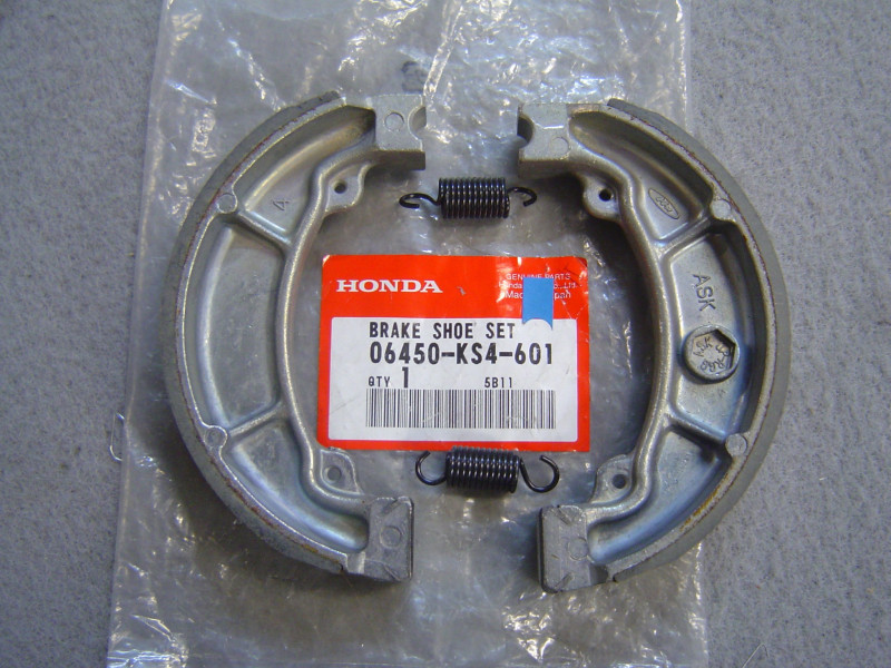 Mâchoires de frein Honda CN250 Spazio 06450-KS4-601