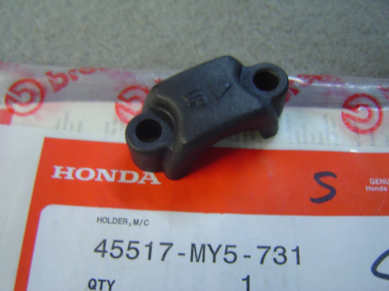 Chape Maître Cylindre Honda CB500 98-99 | Réf. 45517-MY5-731
