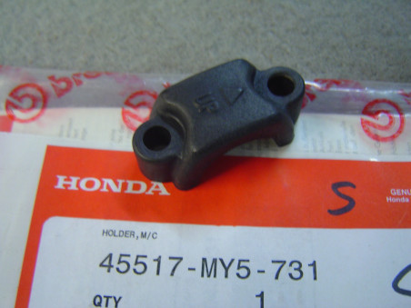 Chape Maître Cylindre Honda CB500 98-99 | Réf. 45517-MY5-731