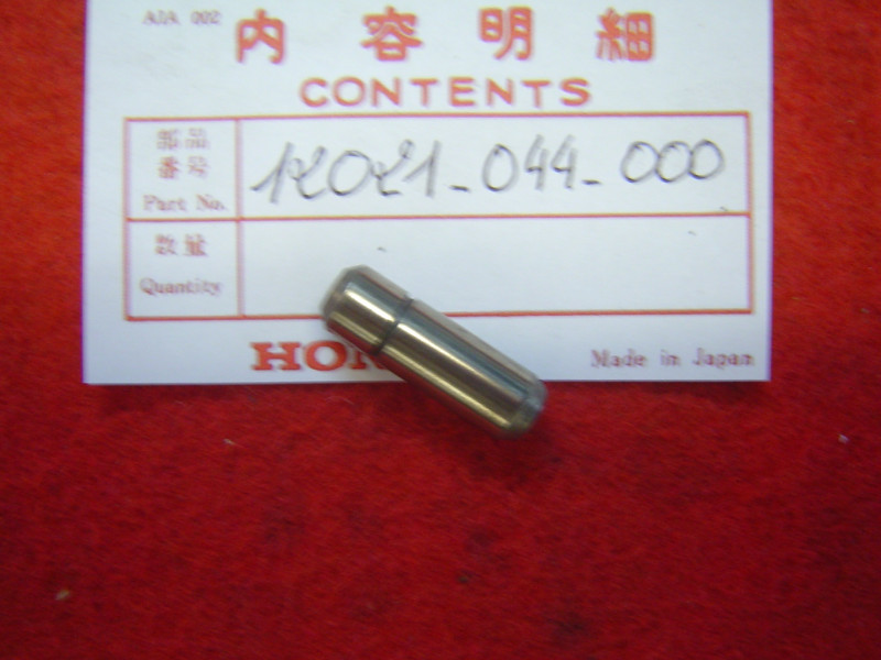 Guide soupape admission de P50 PC50 HONDA 12021-044-000