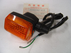 Clignotant complet avant Droit de XLV750R plus livrable Honda idem 33300MG76